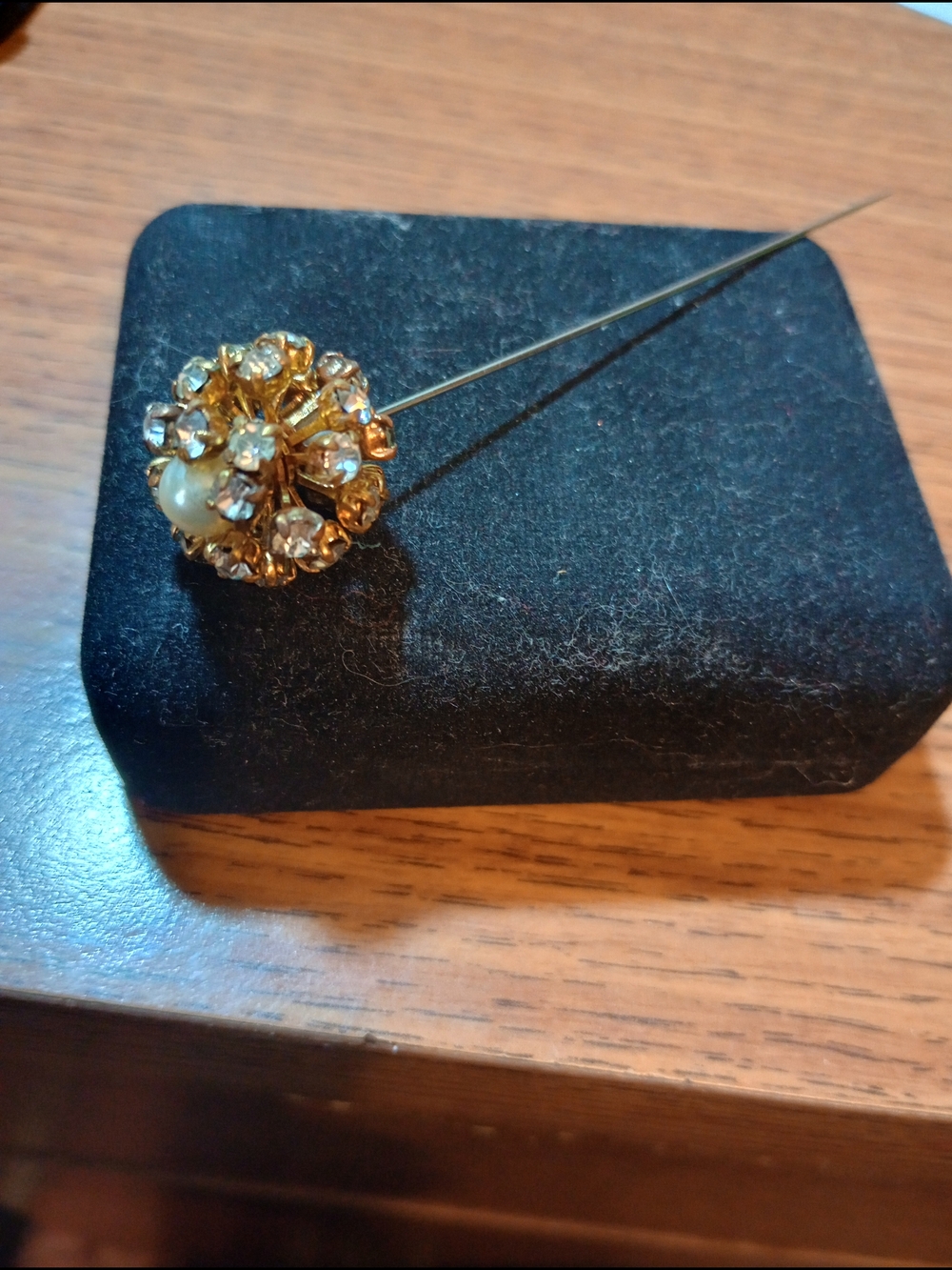 Gold-Tone Crystal and Pearl Hatpin - Elegant Women's Jewelry Vintage.